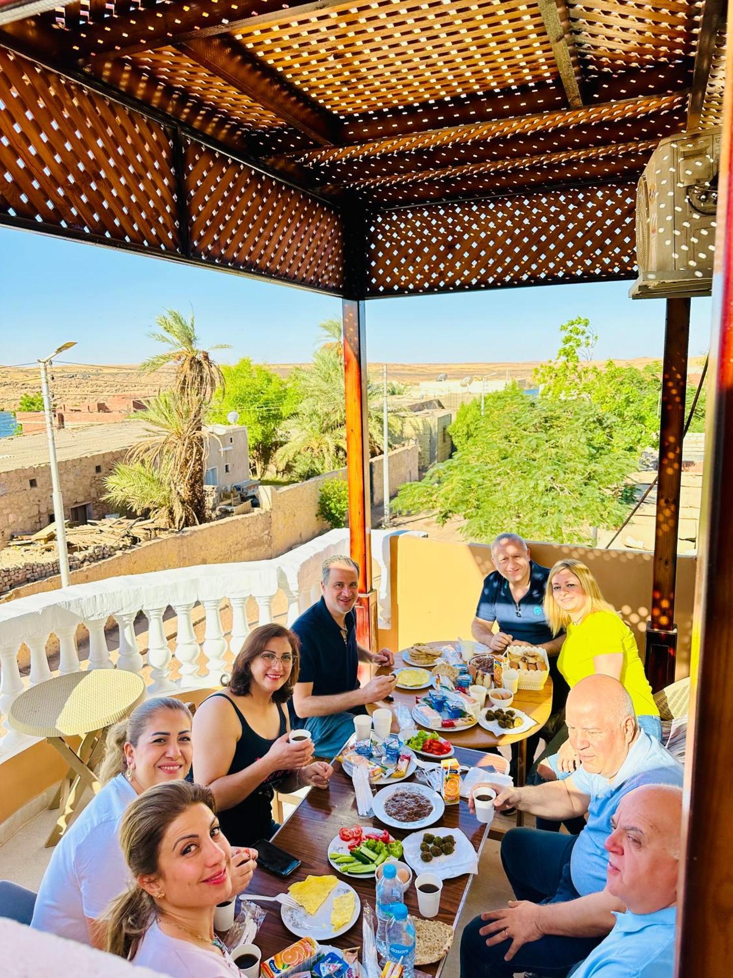Abu Simbel Nubian Guest House Eksteriør billede